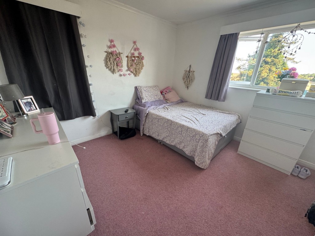 Lot: 167 - DETACHED FOUR-BEDROOM HOUSE - RESIDENTIAL INVESTMENT - Bedroom 4
